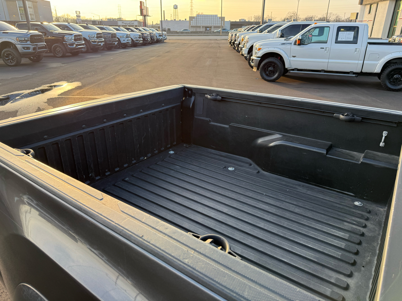 Toyota Tacoma 4WD TRD Off Road Double Cab 5' Bed V6 MT (Natl) 2021