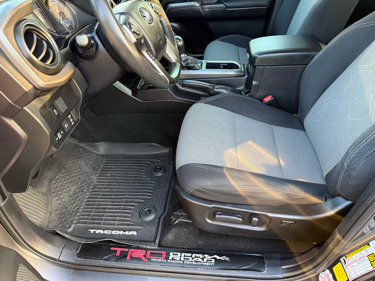 Toyota Tacoma 4WD TRD Off Road Double Cab 5' Bed V6 MT (Natl) 2021