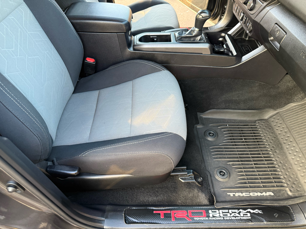 Toyota Tacoma 4WD TRD Off Road Double Cab 5' Bed V6 MT (Natl) 2021