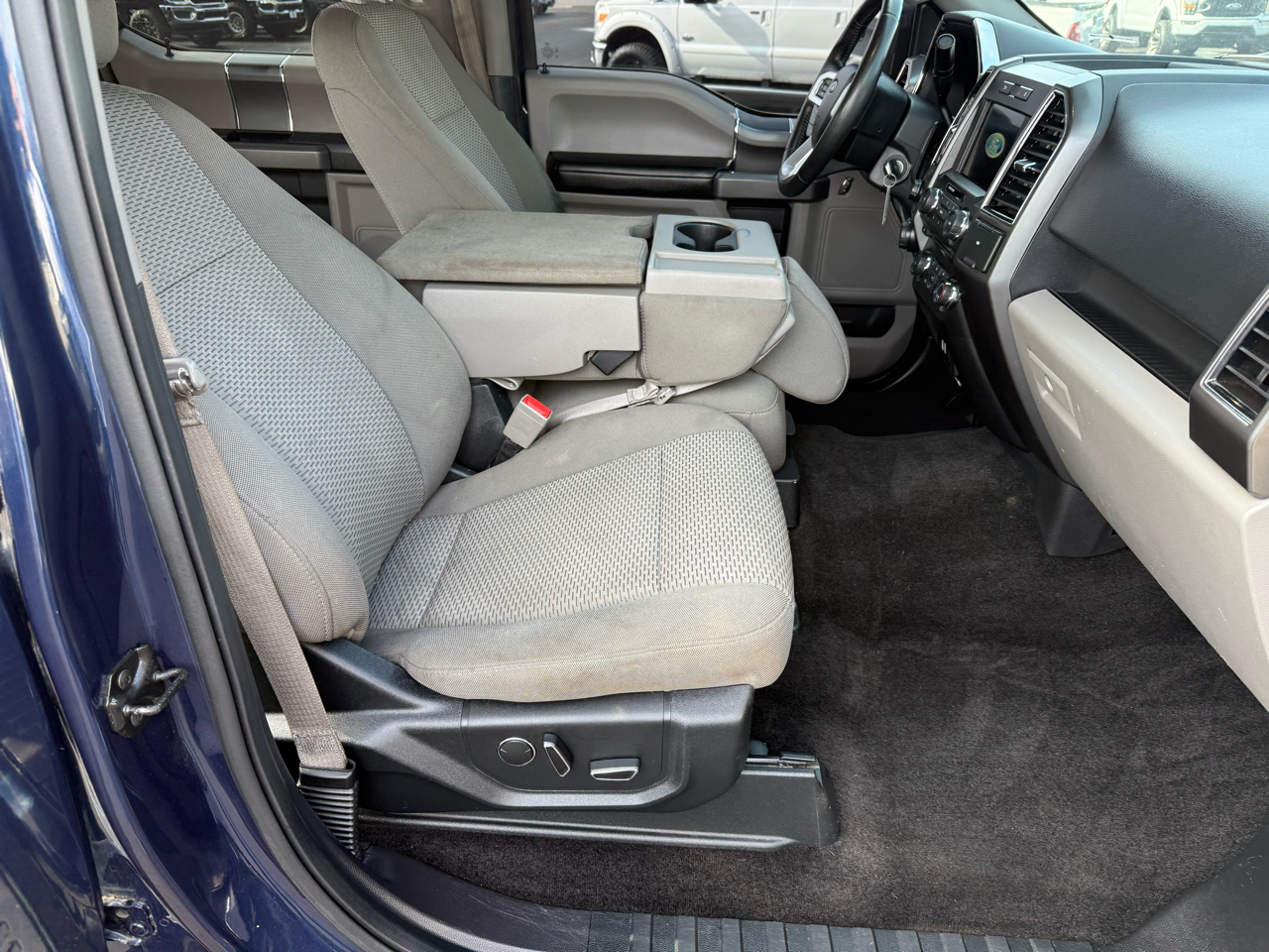 Ford F-150 4WD SuperCrew 139" XLT 2018