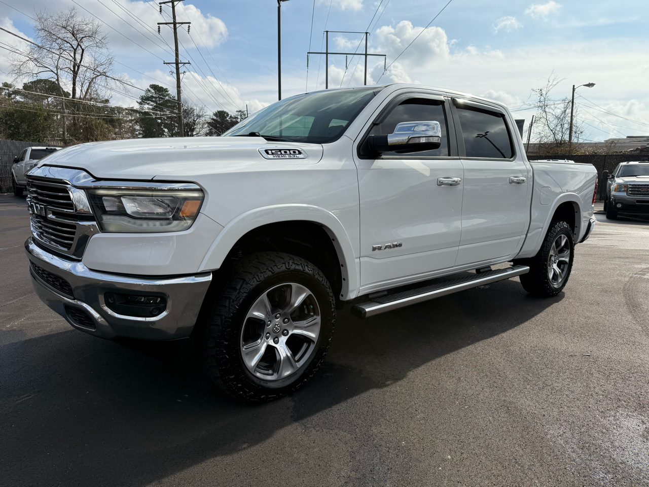 RAM 1500 Laramie 4x4 Crew Cab 5'7" Box 2020