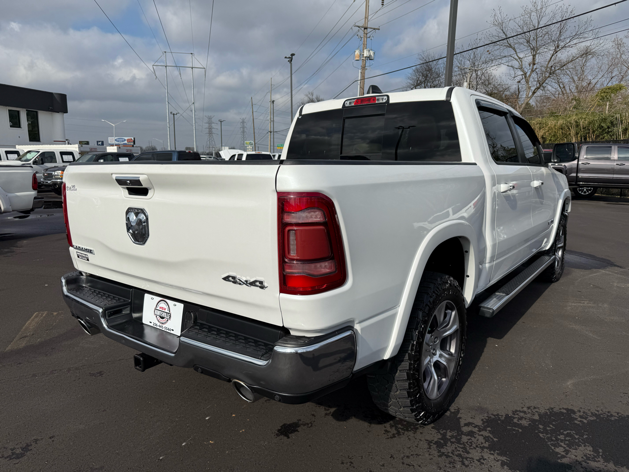 RAM 1500 Laramie 4x4 Crew Cab 5'7" Box 2020