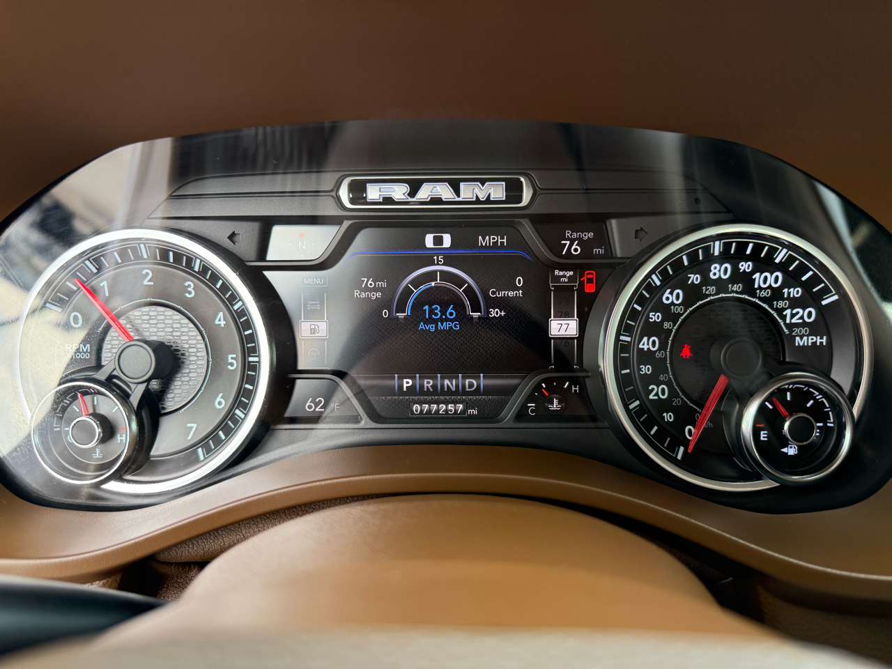 RAM 1500 Laramie 4x4 Crew Cab 5'7" Box 2020