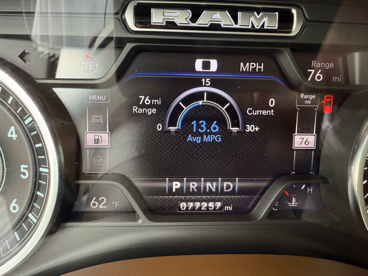 RAM 1500 Laramie 4x4 Crew Cab 5'7" Box 2020