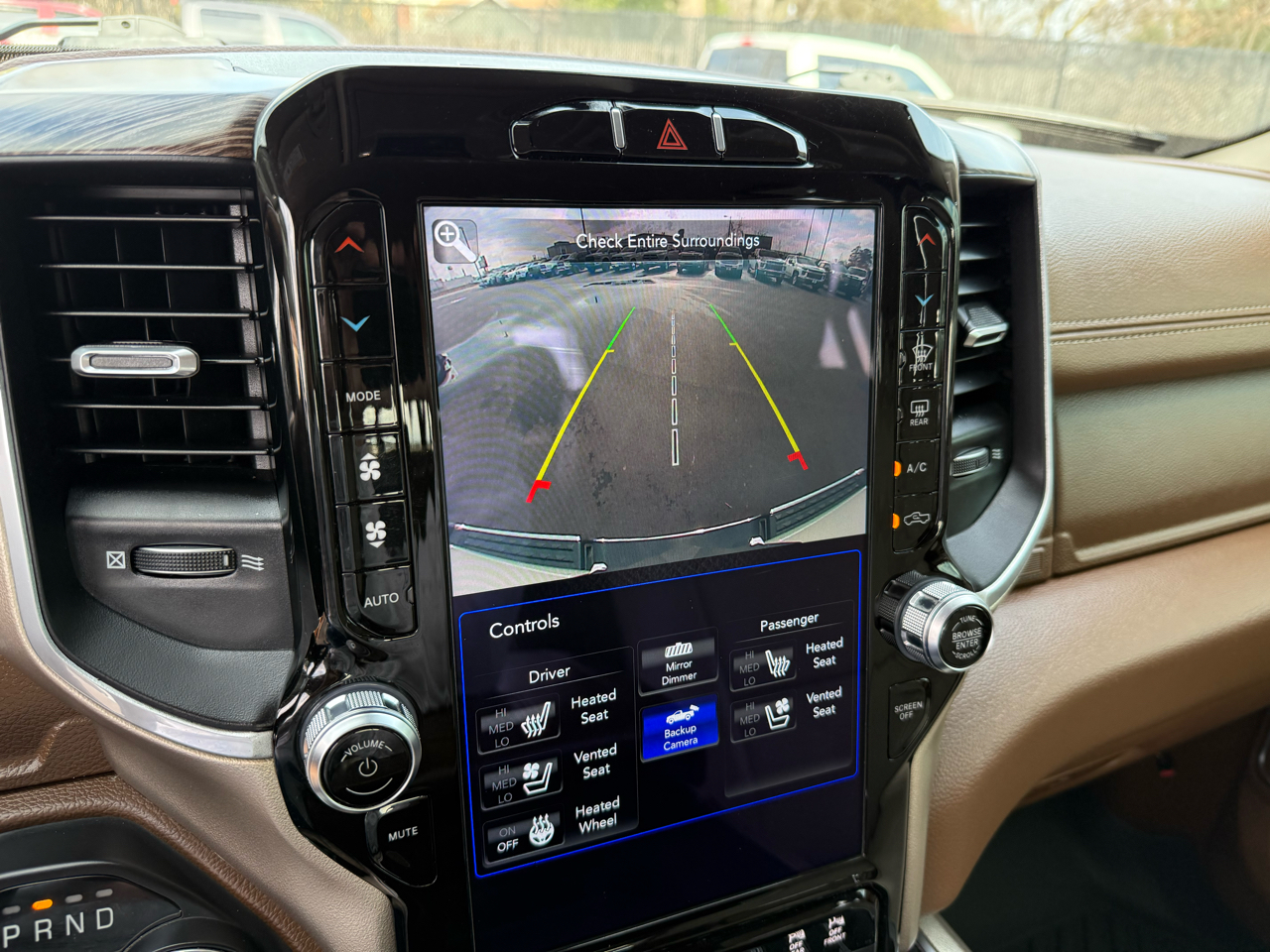 RAM 1500 Laramie 4x4 Crew Cab 5'7" Box 2020