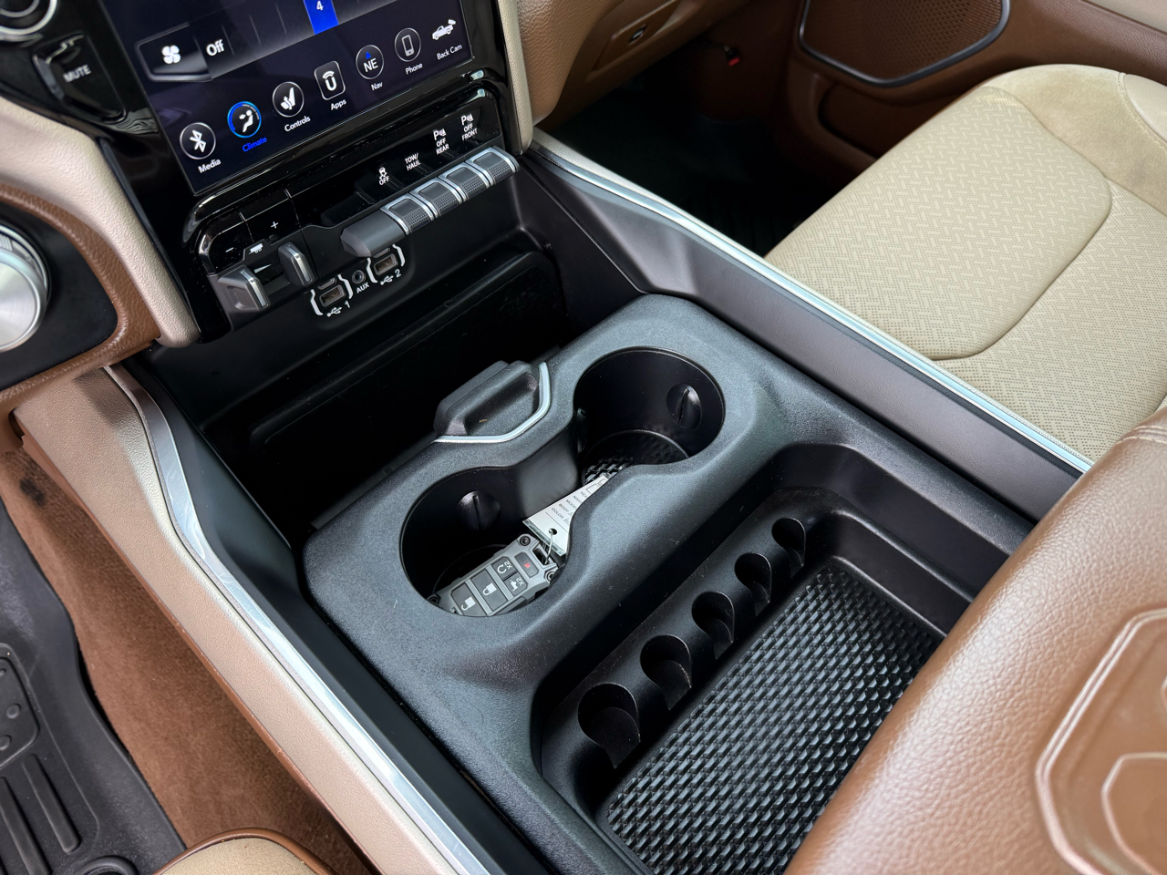 RAM 1500 Laramie 4x4 Crew Cab 5'7" Box 2020