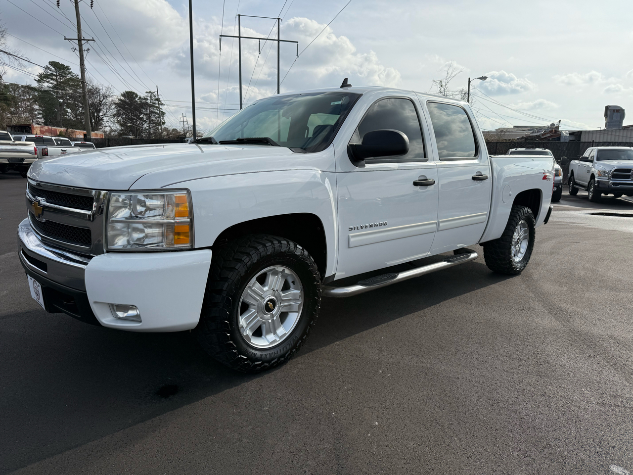 Chevrolet Silverado 1500 4WD Crew Cab 143.5" LT 2011