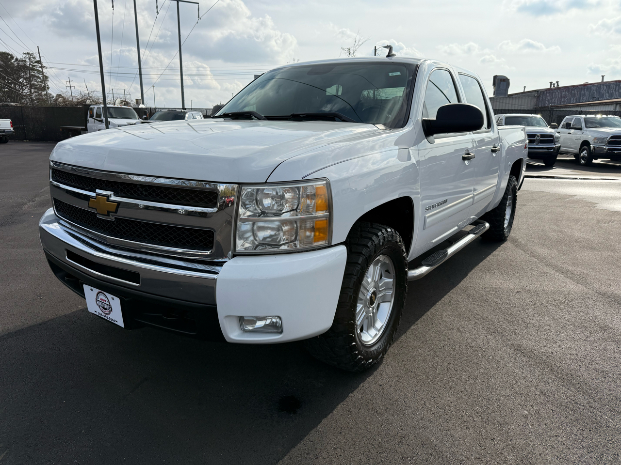 Chevrolet Silverado 1500 4WD Crew Cab 143.5" LT 2011