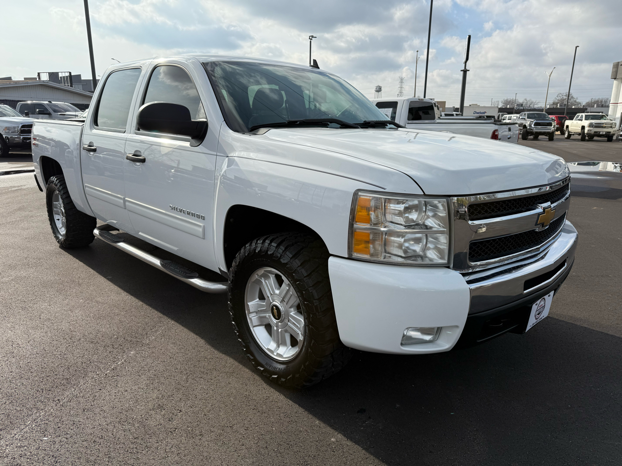 Chevrolet Silverado 1500 4WD Crew Cab 143.5" LT 2011