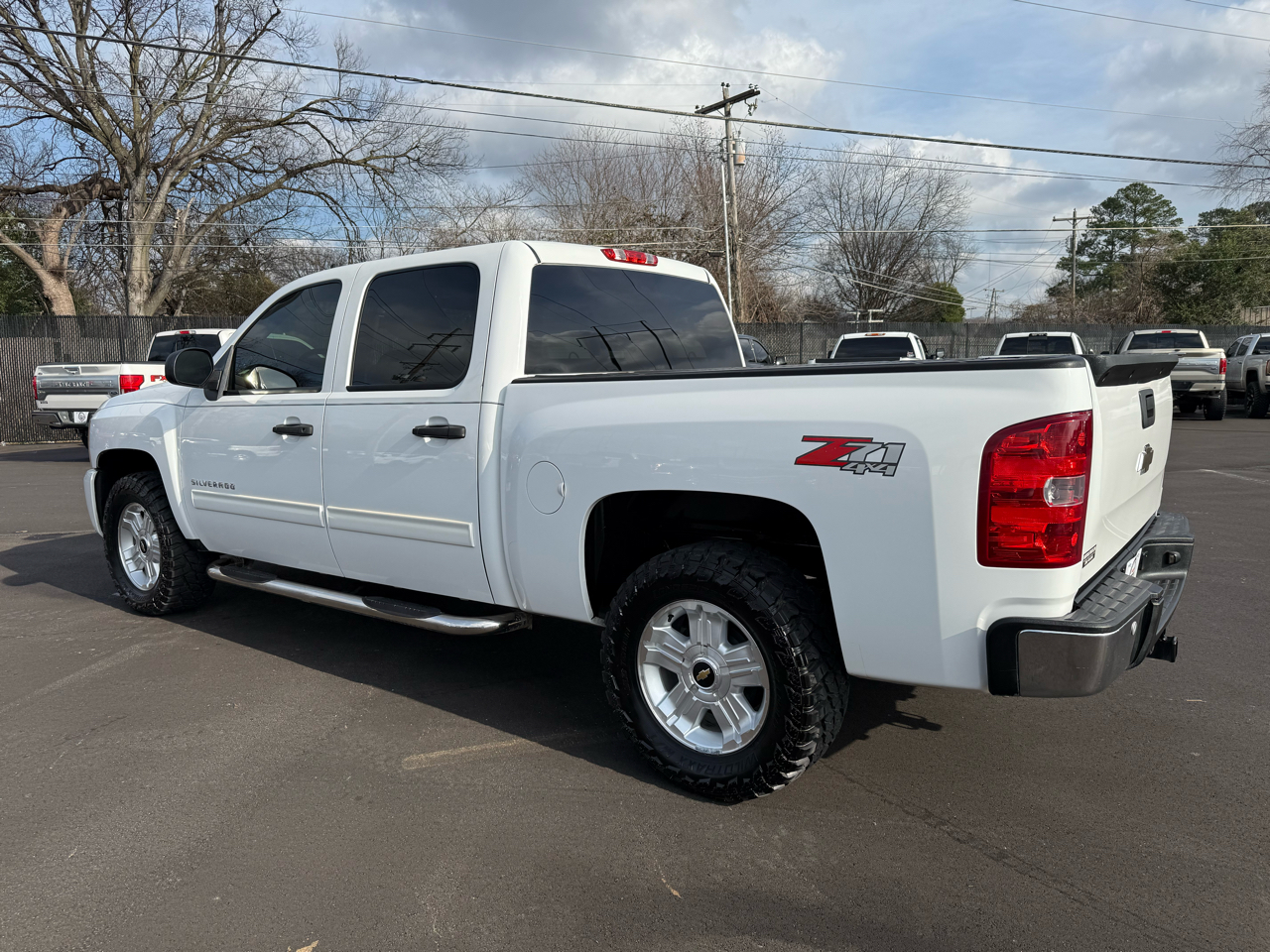 Chevrolet Silverado 1500 4WD Crew Cab 143.5" LT 2011
