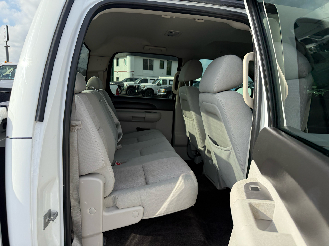 Chevrolet Silverado 1500 4WD Crew Cab 143.5" LT 2011