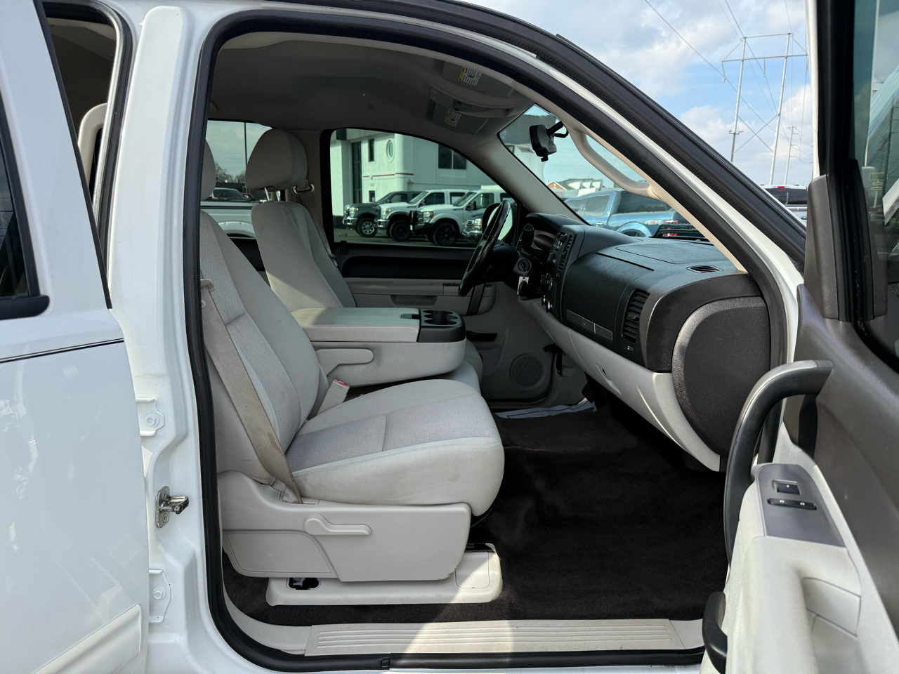 Chevrolet Silverado 1500 4WD Crew Cab 143.5" LT 2011