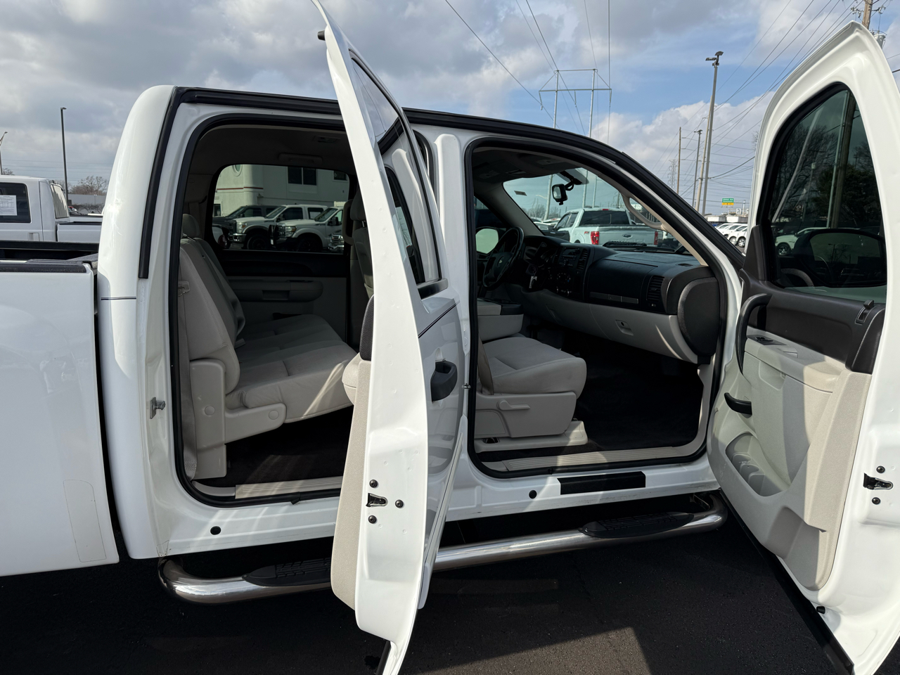 Chevrolet Silverado 1500 4WD Crew Cab 143.5" LT 2011