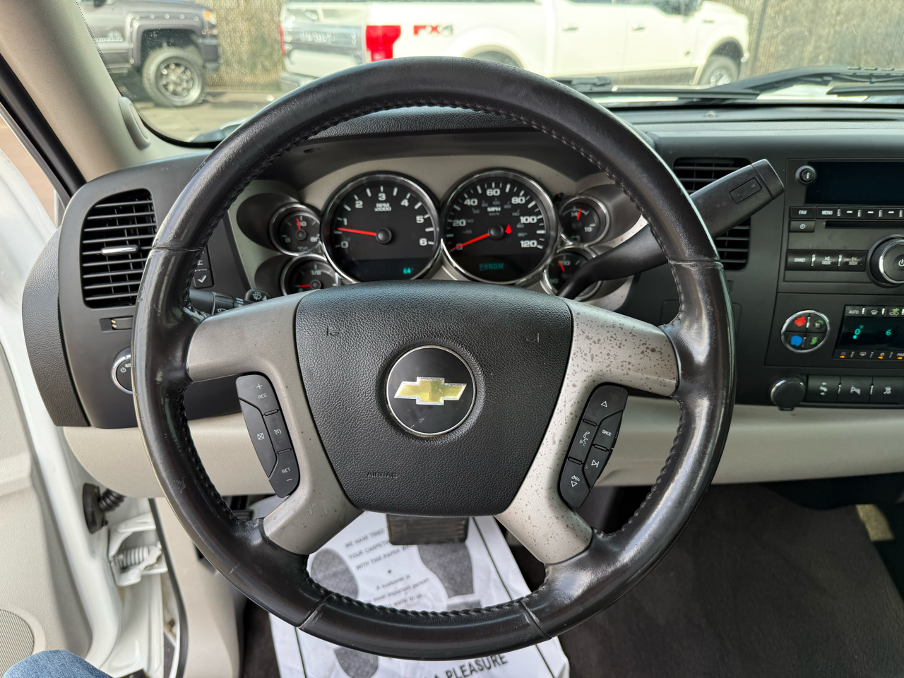 Chevrolet Silverado 1500 4WD Crew Cab 143.5" LT 2011