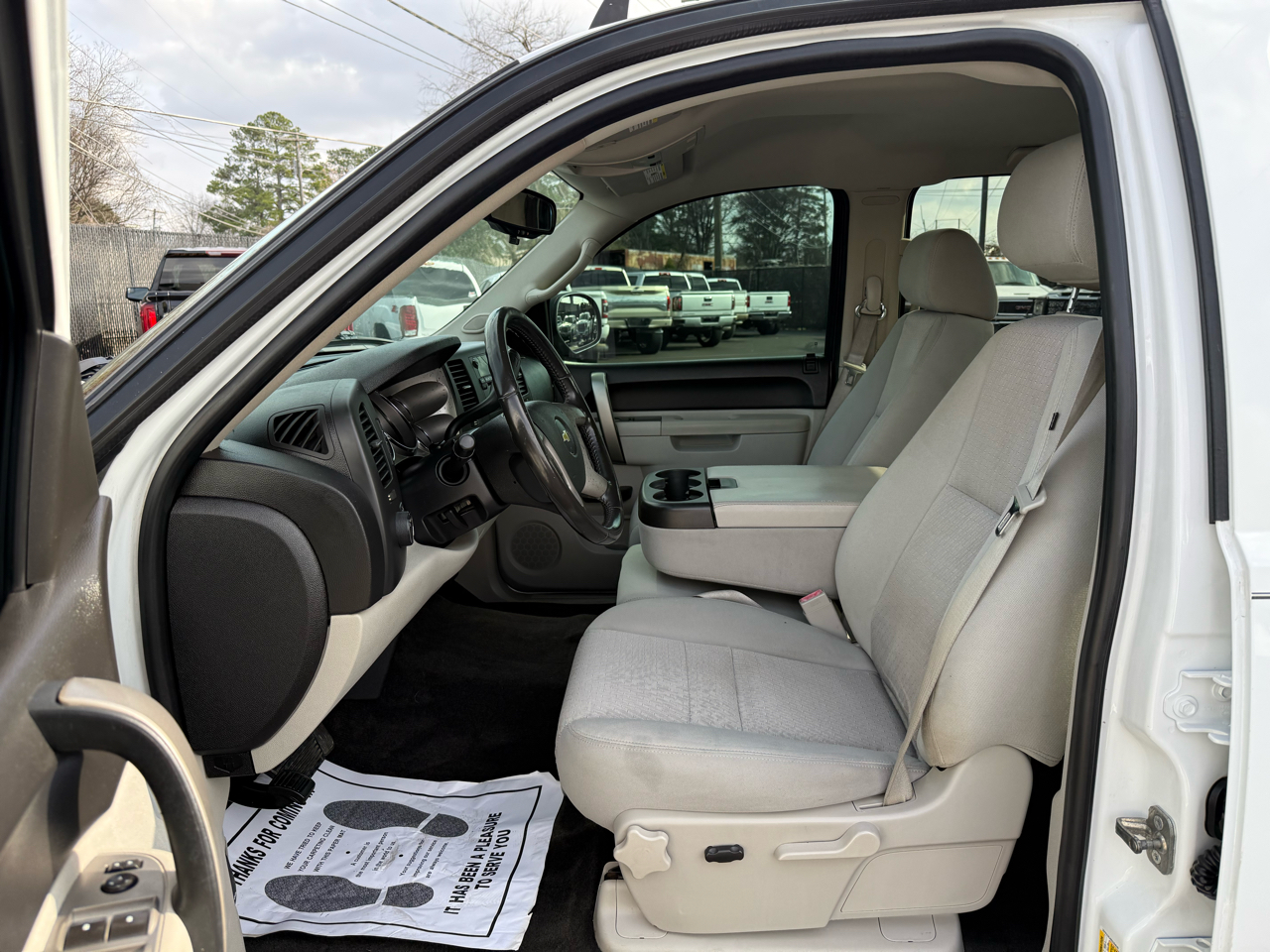 Chevrolet Silverado 1500 4WD Crew Cab 143.5" LT 2011