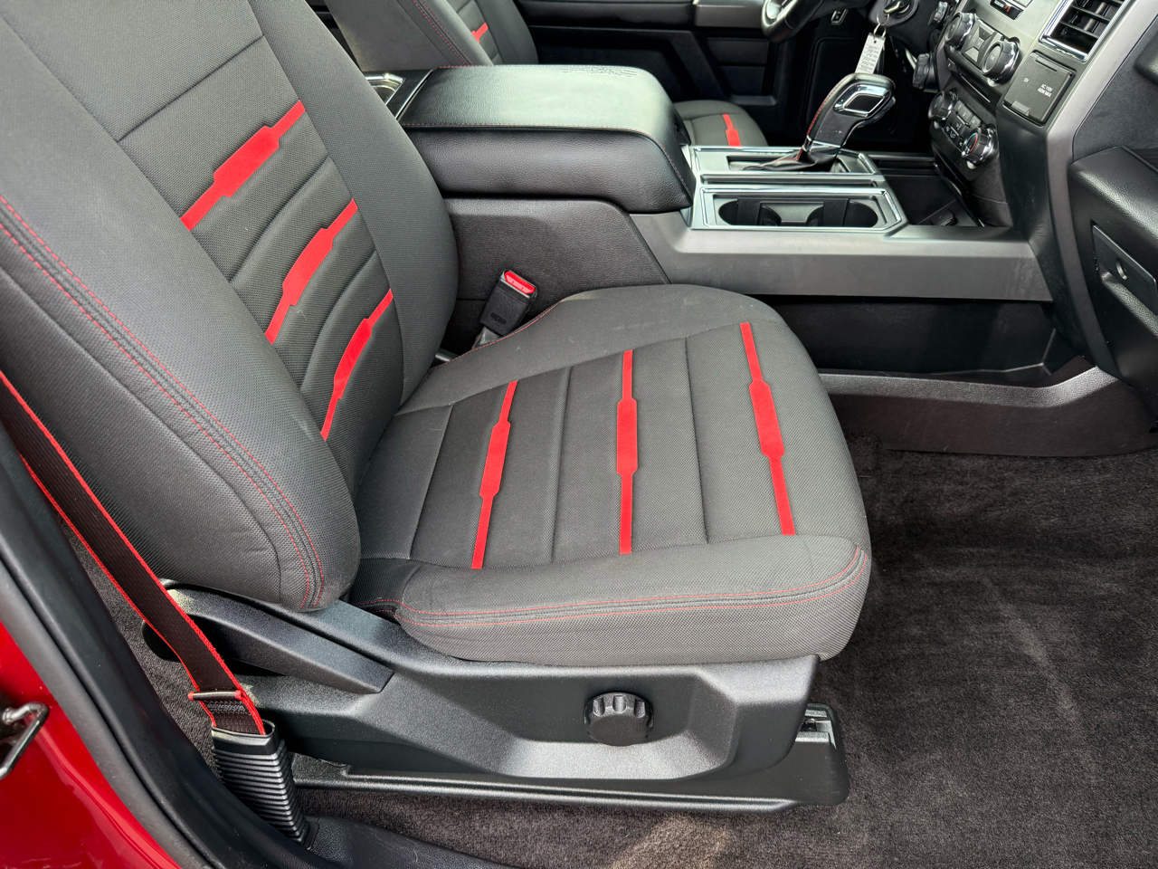 Ford F-150 4WD SuperCrew 139" XLT 2016