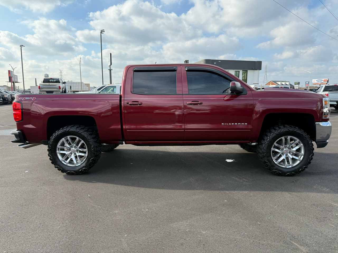 Chevrolet Silverado 1500 4WD Crew Cab 143.5" LT w/1LT 2017