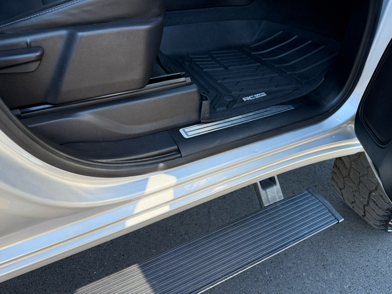 Chevrolet Silverado 1500 4WD Crew Cab 147" RST 2020