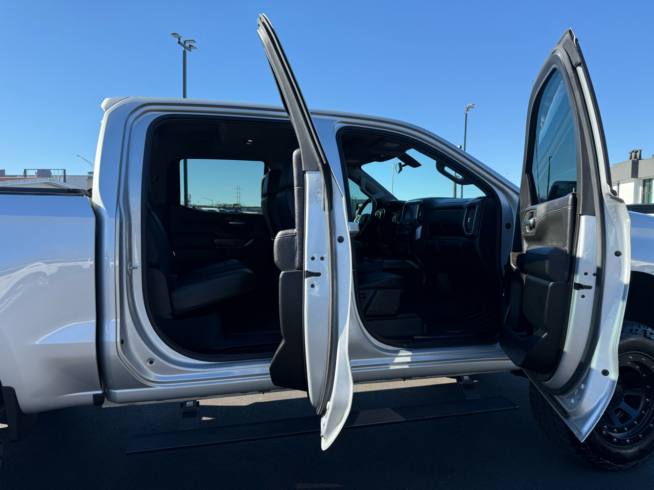 Chevrolet Silverado 1500 4WD Crew Cab 147" RST 2020