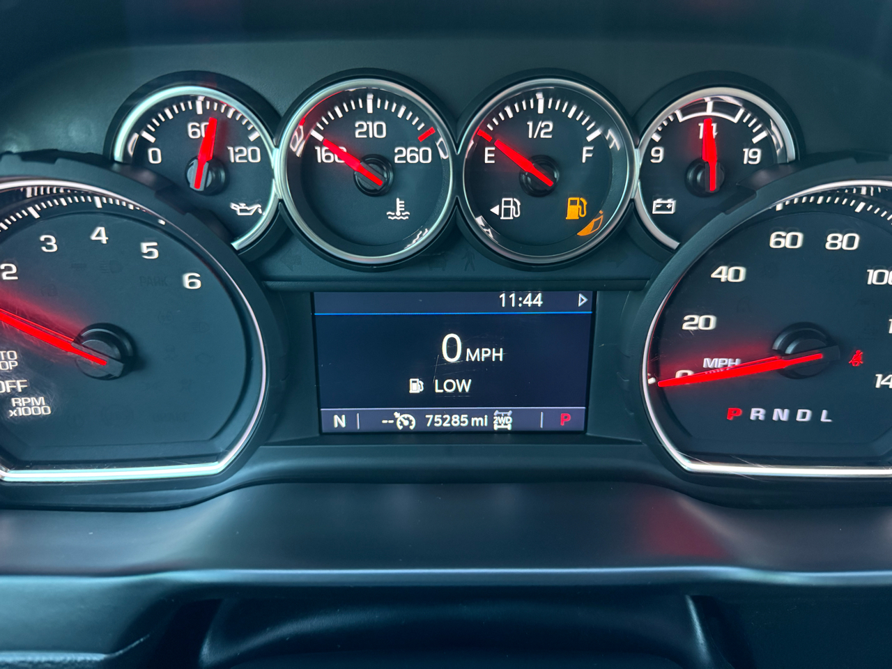 Chevrolet Silverado 1500 4WD Crew Cab 147" RST 2020