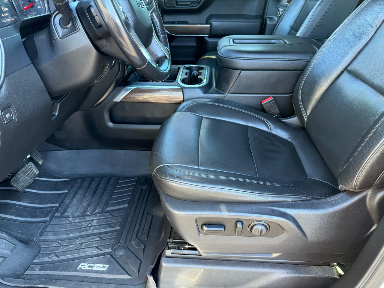 Chevrolet Silverado 1500 4WD Crew Cab 147" RST 2020