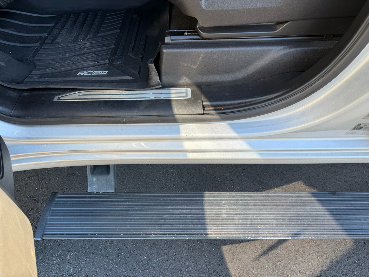 Chevrolet Silverado 1500 4WD Crew Cab 147" RST 2020