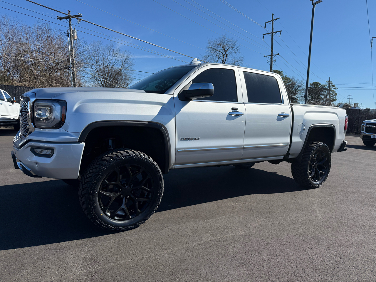 GMC Sierra 1500 4WD Crew Cab 143.5" Denali 2018