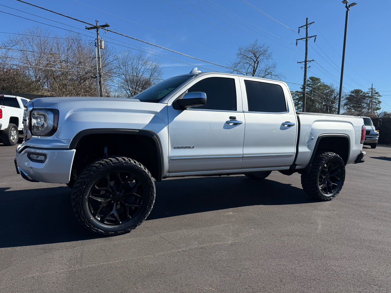 GMC Sierra 1500 4WD Crew Cab 143.5" Denali 2018