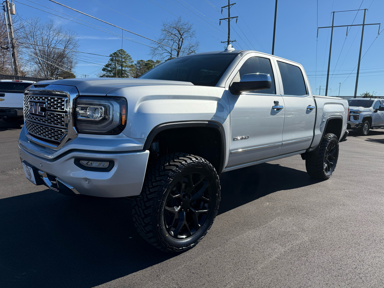 GMC Sierra 1500 4WD Crew Cab 143.5" Denali 2018