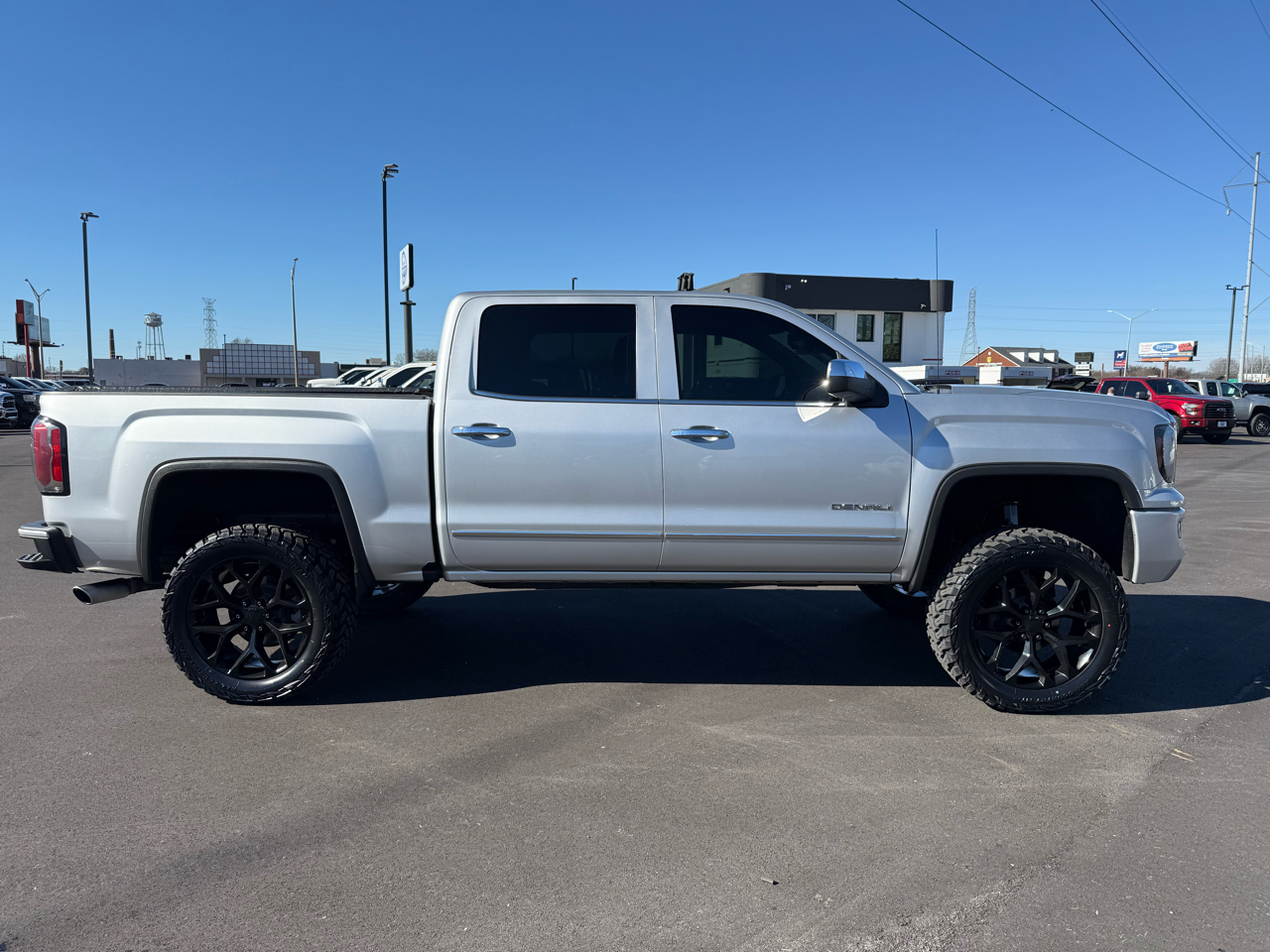 GMC Sierra 1500 4WD Crew Cab 143.5" Denali 2018