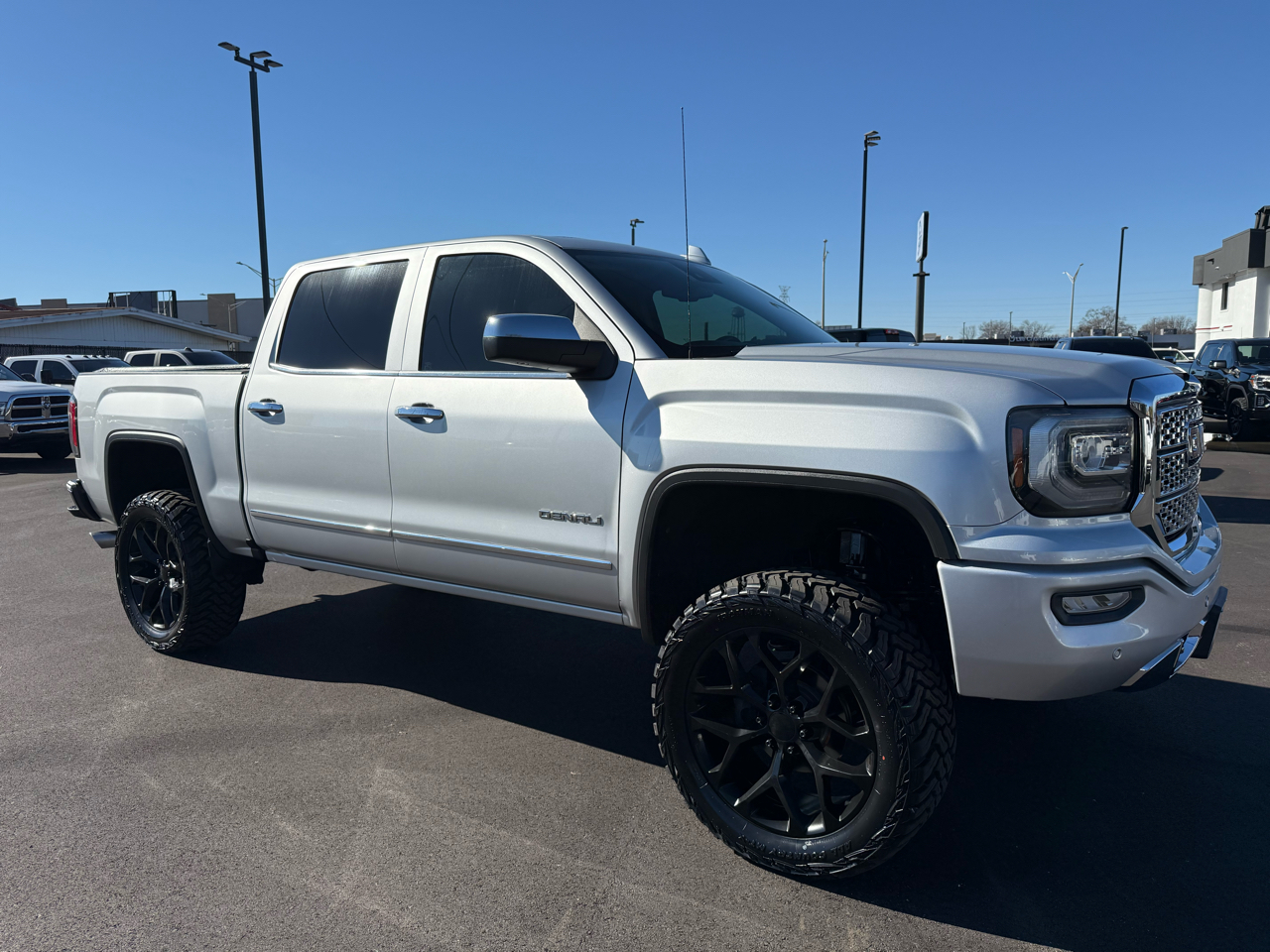 GMC Sierra 1500 4WD Crew Cab 143.5" Denali 2018