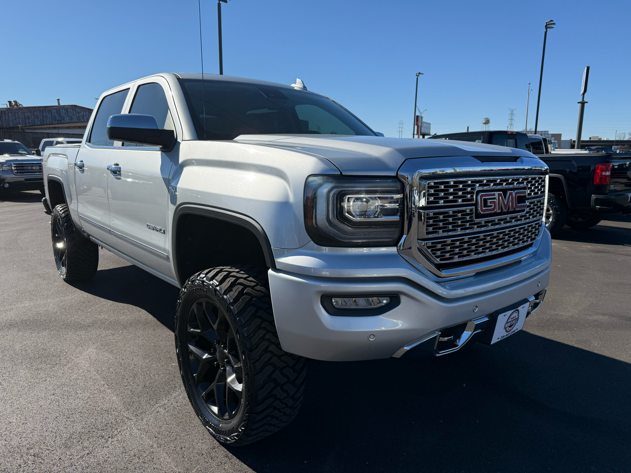 GMC Sierra 1500 4WD Crew Cab 143.5" Denali 2018