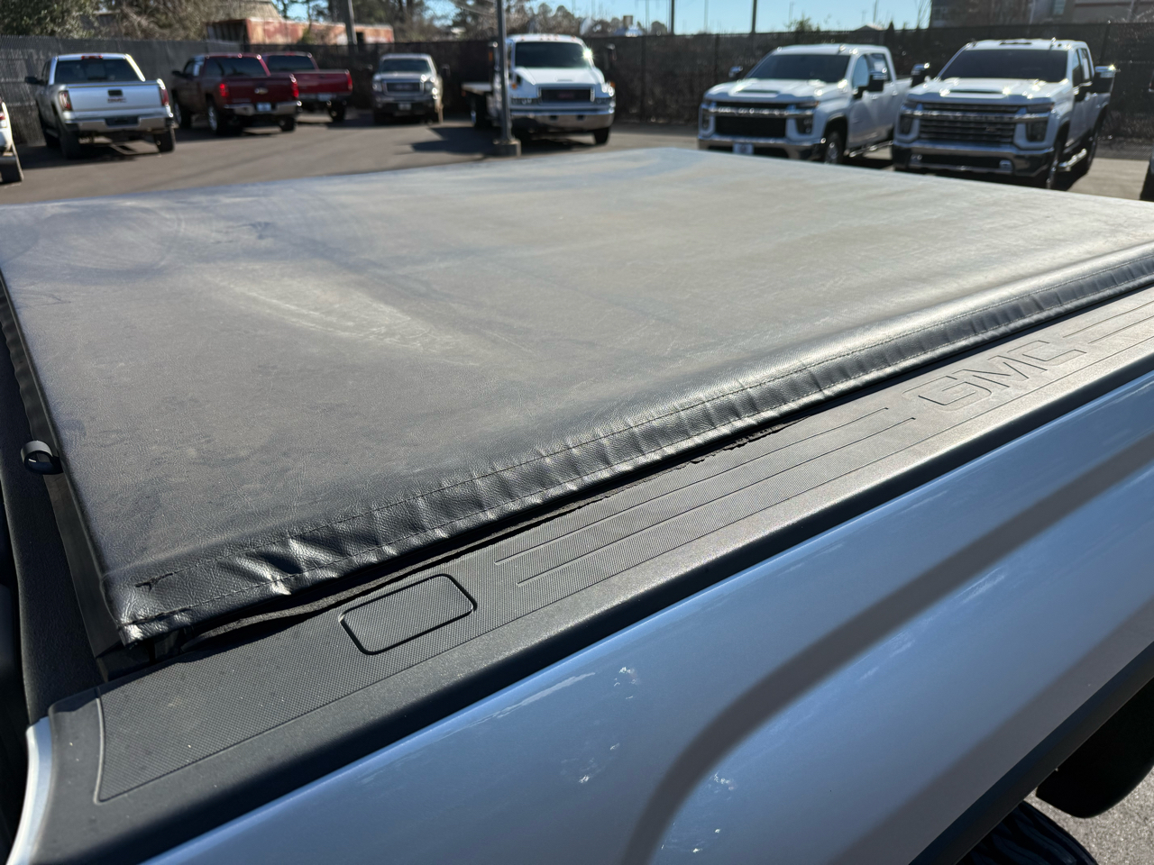 GMC Sierra 1500 4WD Crew Cab 143.5" Denali 2018