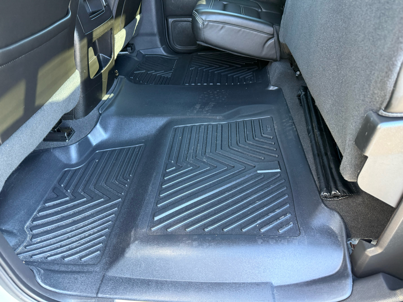 GMC Sierra 1500 4WD Crew Cab 143.5" Denali 2018