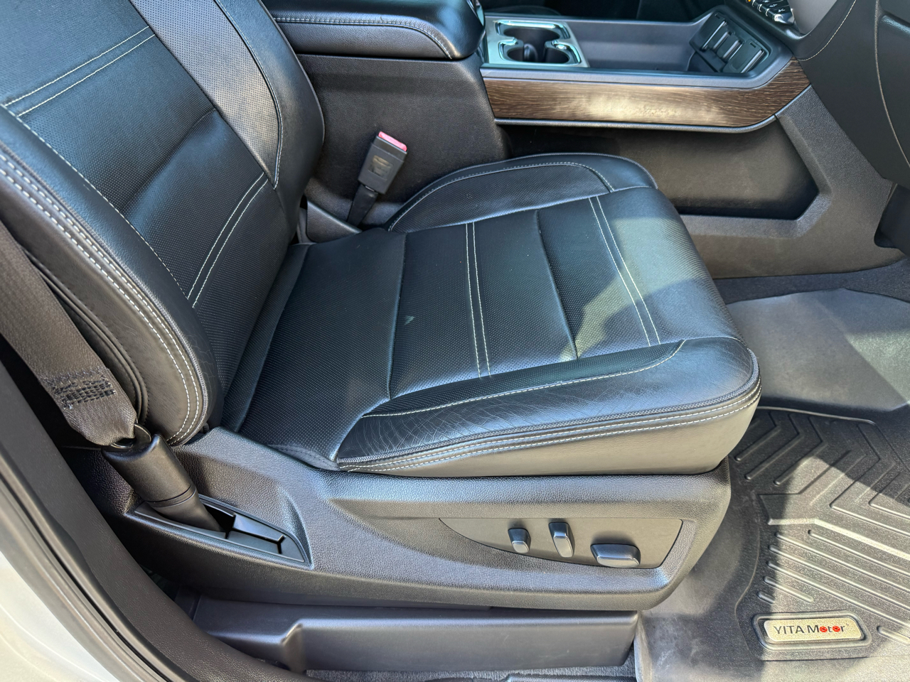 GMC Sierra 1500 4WD Crew Cab 143.5" Denali 2018