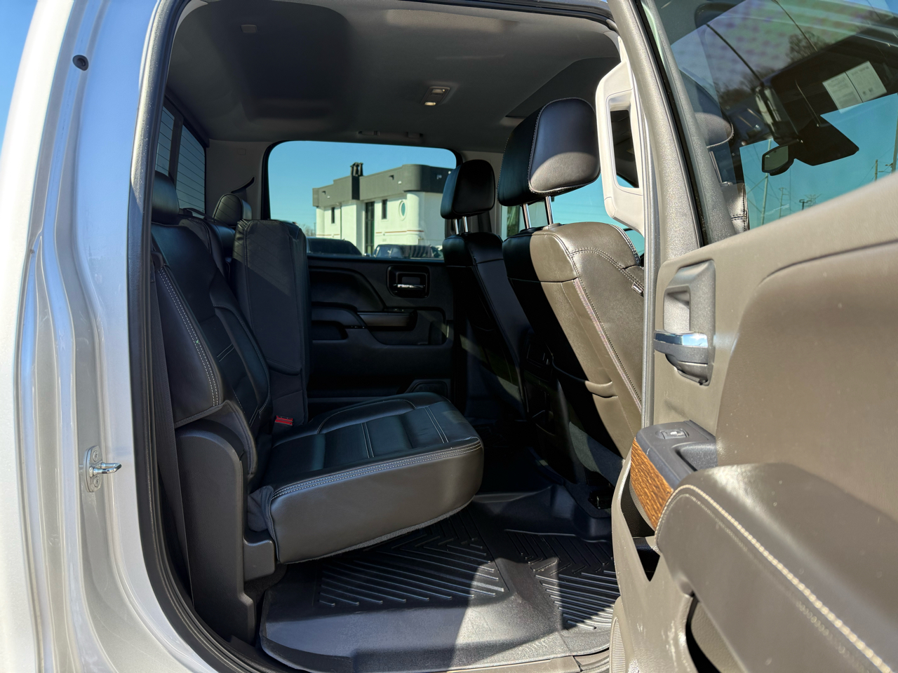 GMC Sierra 1500 4WD Crew Cab 143.5" Denali 2018