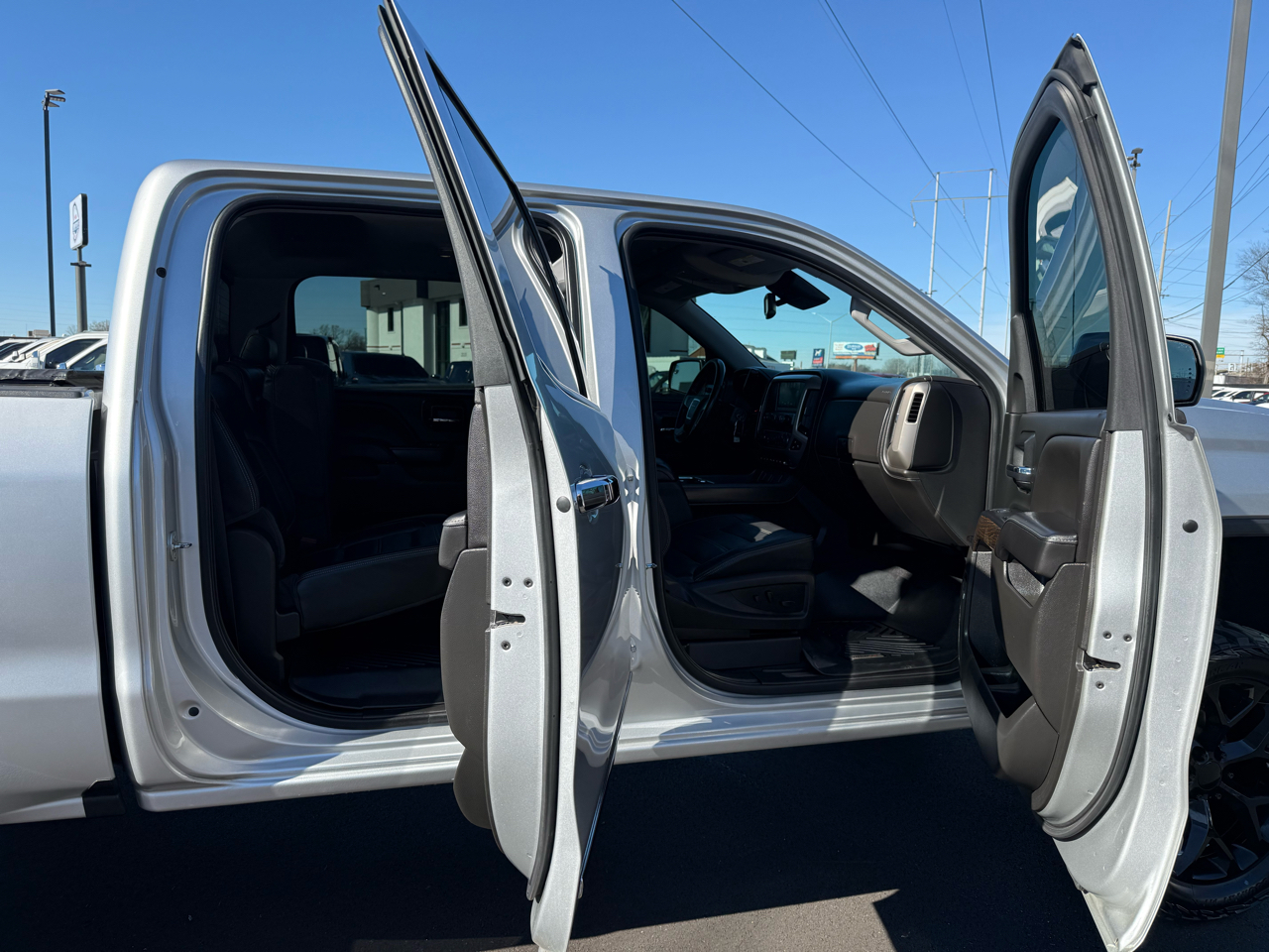 GMC Sierra 1500 4WD Crew Cab 143.5" Denali 2018