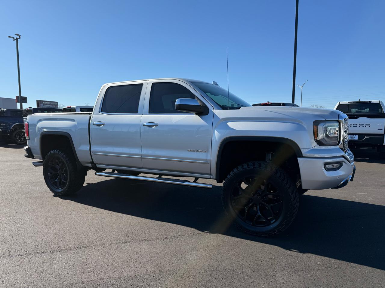 GMC Sierra 1500 4WD Crew Cab 143.5" Denali 2018