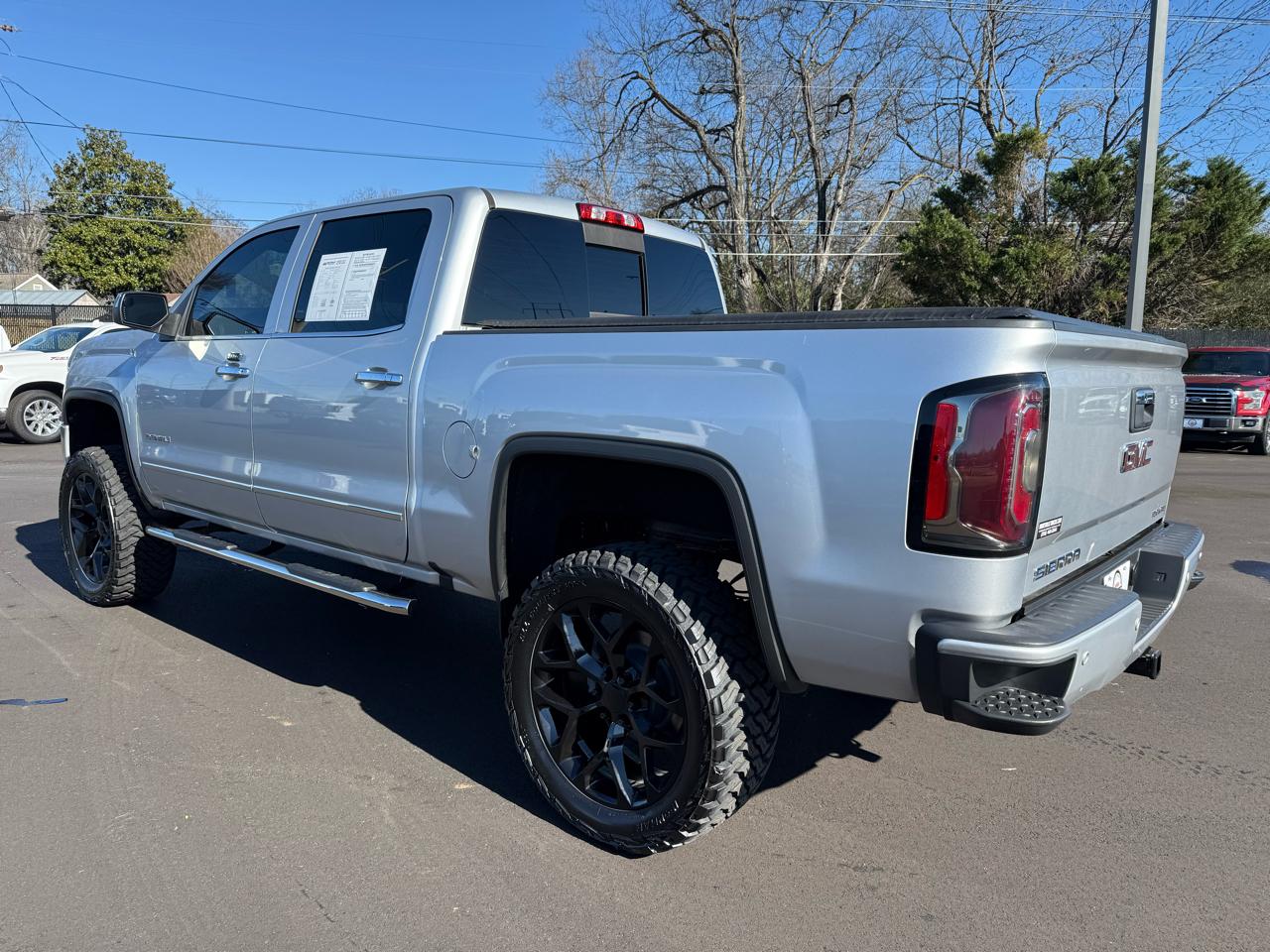 GMC Sierra 1500 4WD Crew Cab 143.5" Denali 2018