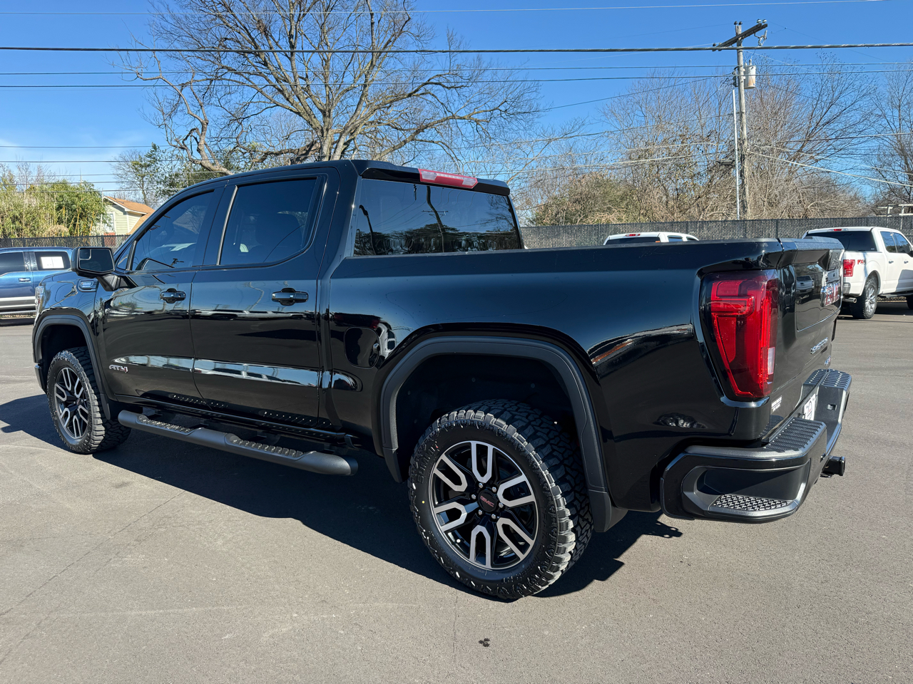 GMC Sierra 1500 4WD Crew Cab 147" AT4 2021