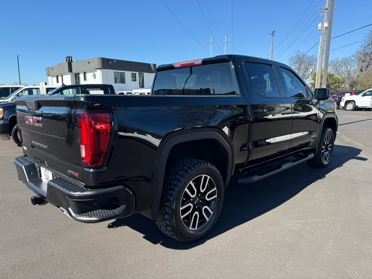 GMC Sierra 1500 4WD Crew Cab 147" AT4 2021