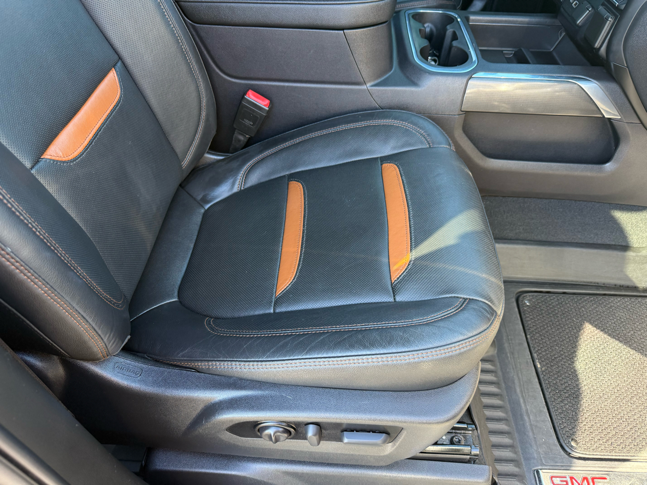 GMC Sierra 1500 4WD Crew Cab 147" AT4 2021