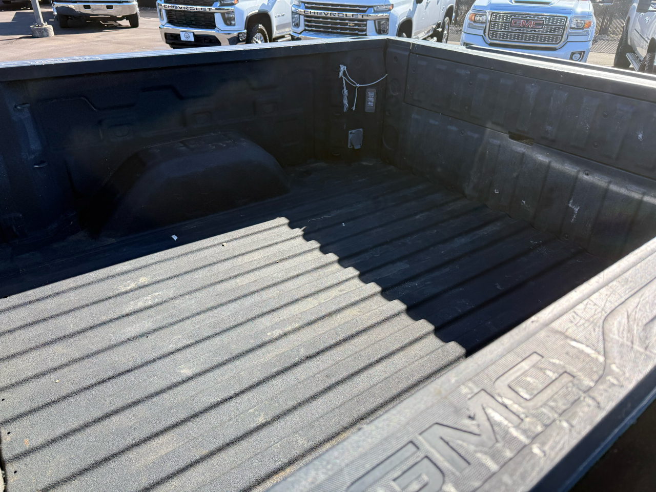 GMC Sierra 1500 4WD Crew Cab 147" AT4 2021