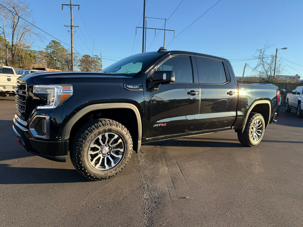 GMC Sierra 1500 4WD Crew Cab 147" AT4 2021