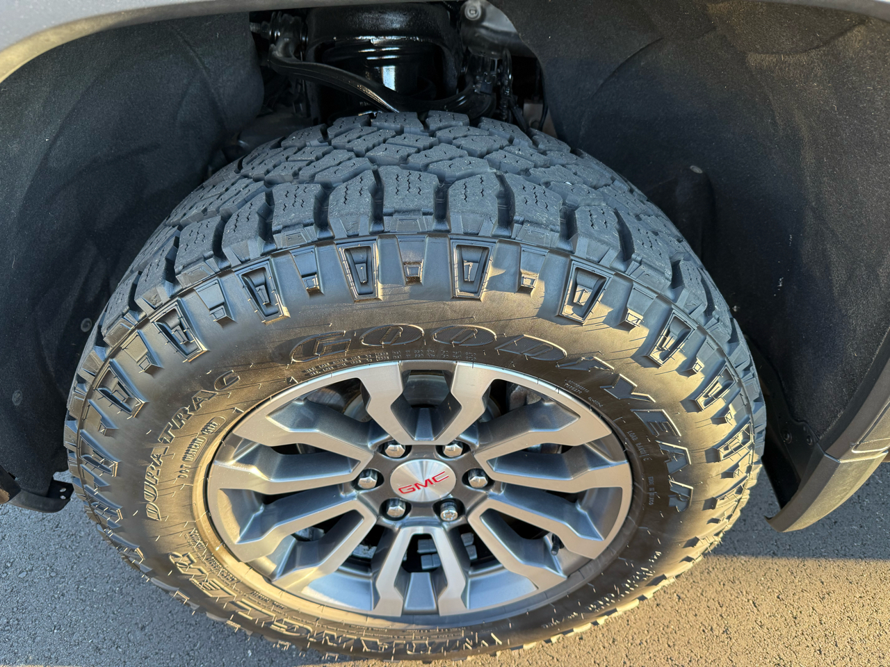 GMC Sierra 1500 4WD Crew Cab 147" AT4 2021