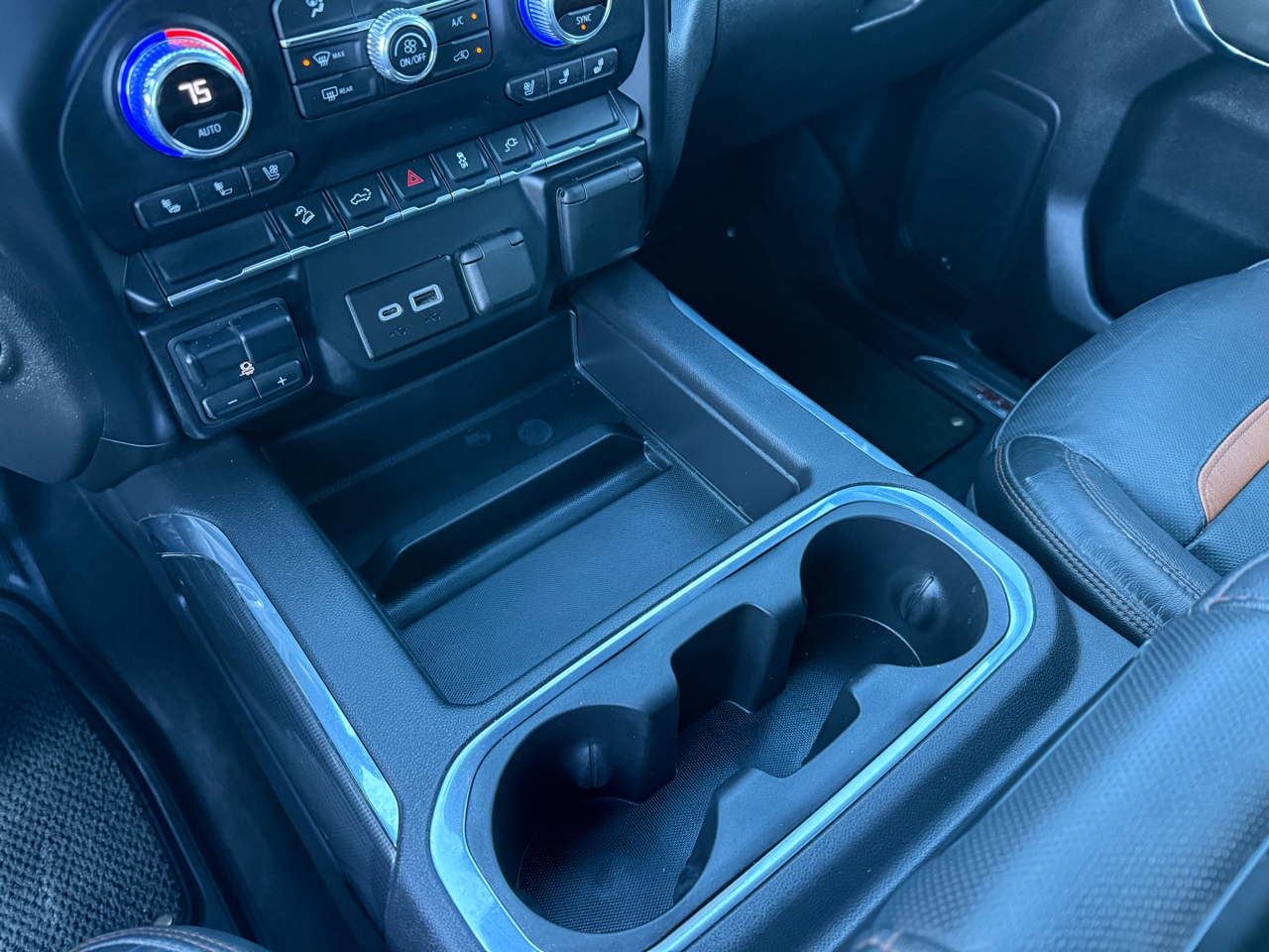 GMC Sierra 1500 4WD Crew Cab 147" AT4 2021