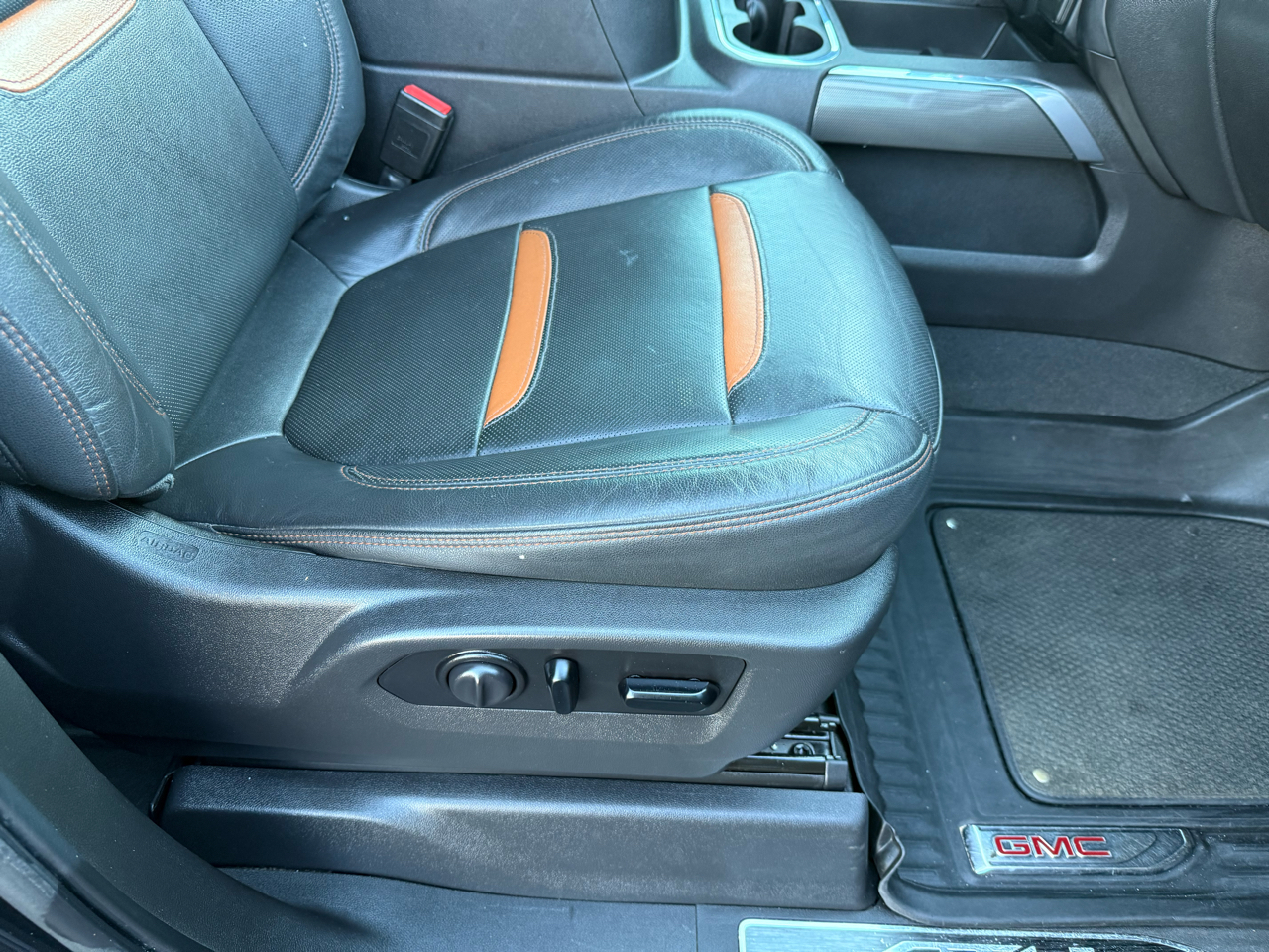 GMC Sierra 1500 4WD Crew Cab 147" AT4 2021