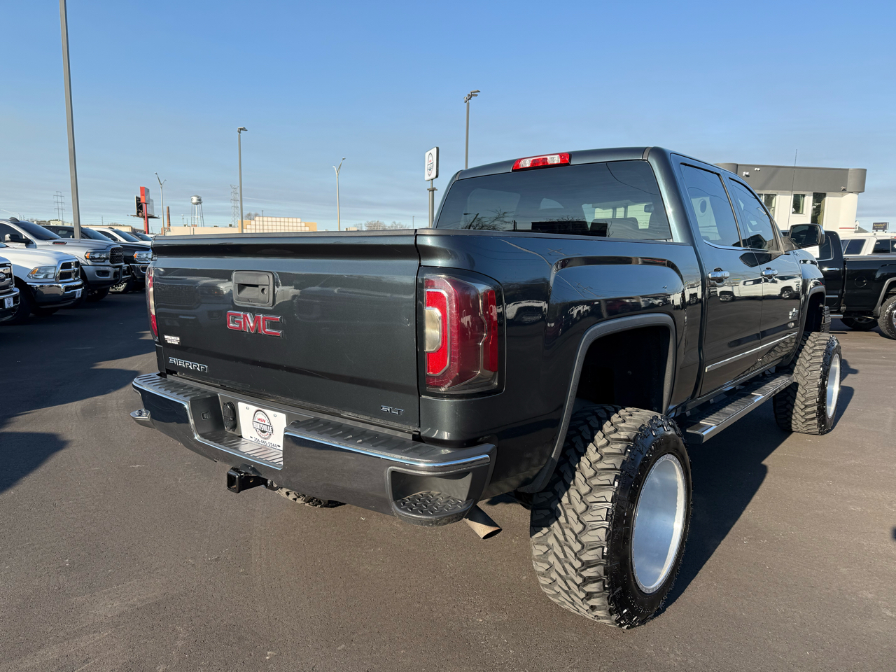 GMC Sierra 1500 4WD Crew Cab 143.5" SLT 2018