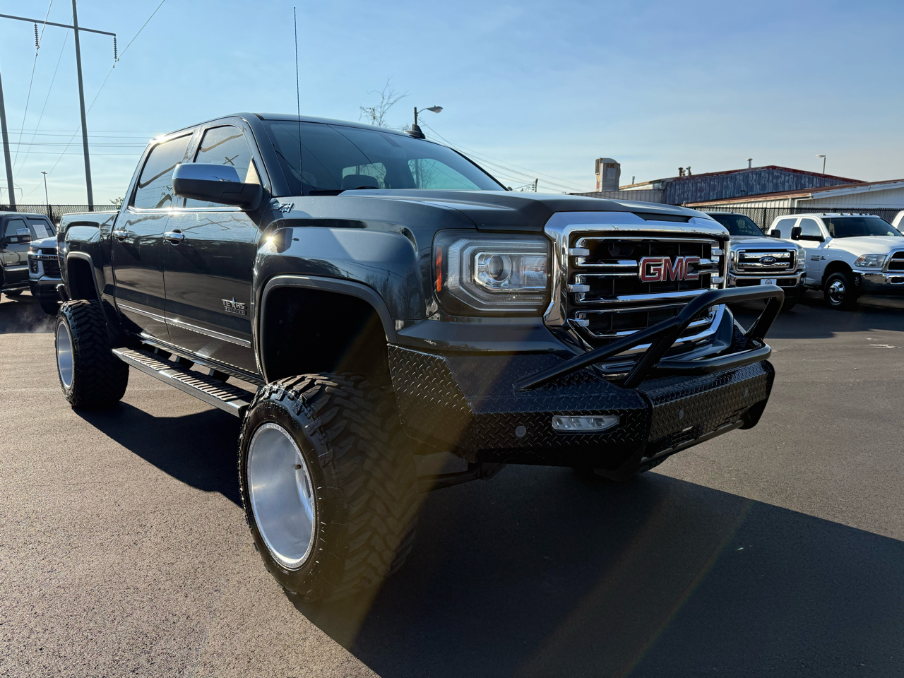 GMC Sierra 1500 4WD Crew Cab 143.5" SLT 2018