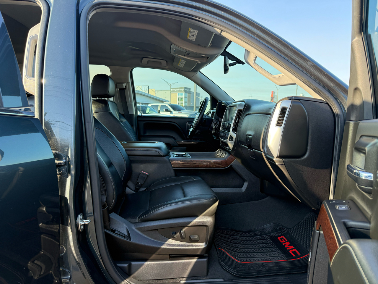 GMC Sierra 1500 4WD Crew Cab 143.5" SLT 2018